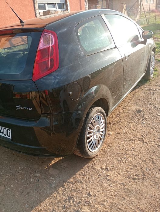 Vand fiat punto /schimb cu animale
