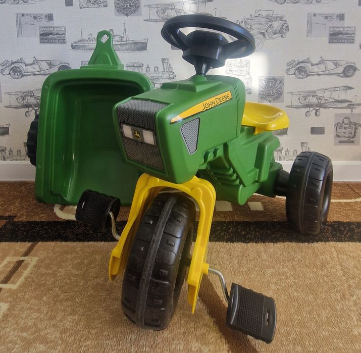 Трехколесный велосипед John Deere