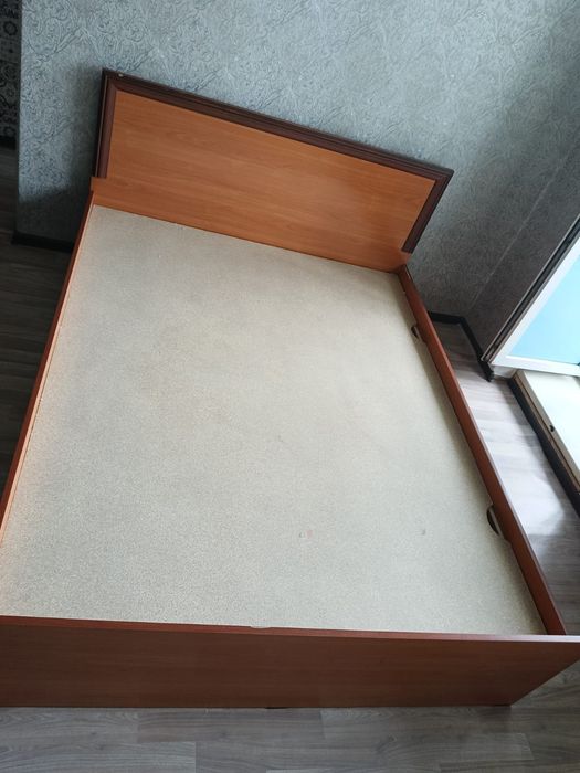 Продам б/у кровать