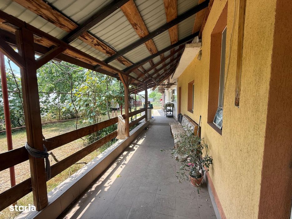 Casă de vânzare cu teren 3750 mp