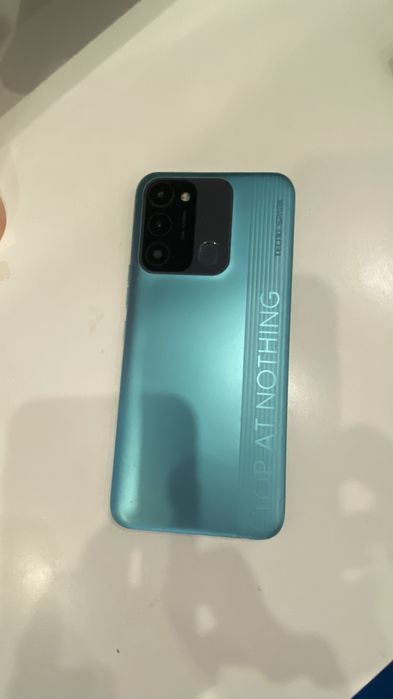 Продам телефон Техно спарк