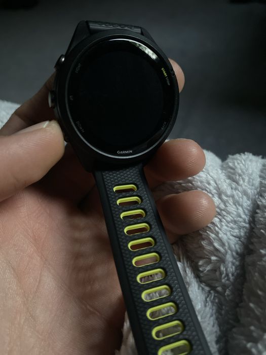 Часовник Garmin forerunner 265s