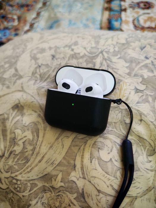AirPods sotiladi