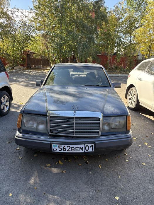 Продам машину мерседес е230