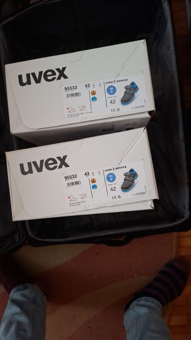 Vand 2 perechi bocanci uvex marimea 42