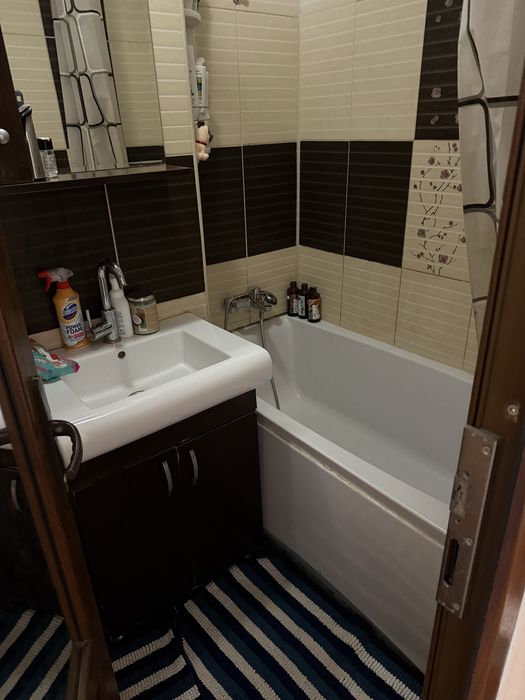Apartament de vanzare ,zona Lujerului