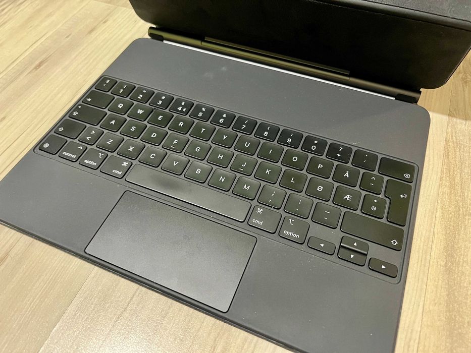Magic Keyboard iPad Pro 12.9 gen 3 4 5 6 Defecta Bucuresti
