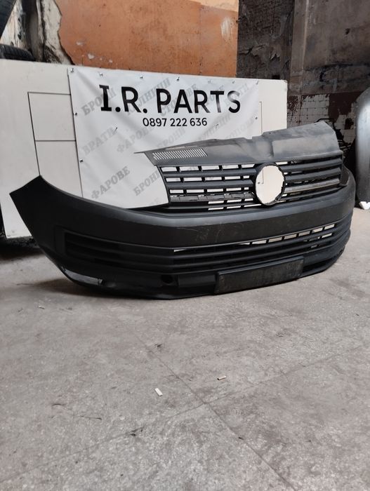 Продавам предна броня заVW T6