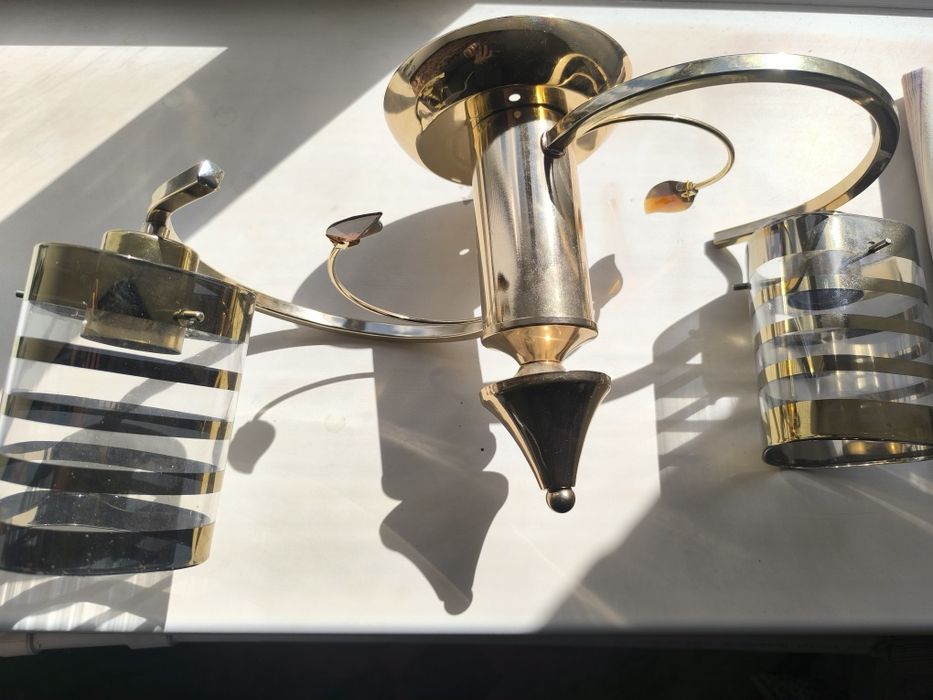 Продаю      люстру