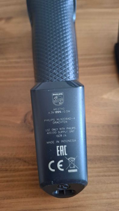 Philips all in one trimmer (8 in 1) aparat tuns
