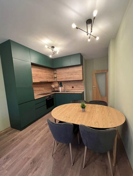 Дава се под наем Тристаен апартамент в София, Зона Б-18 - 99 кв.м за 920 € - Снимка #2