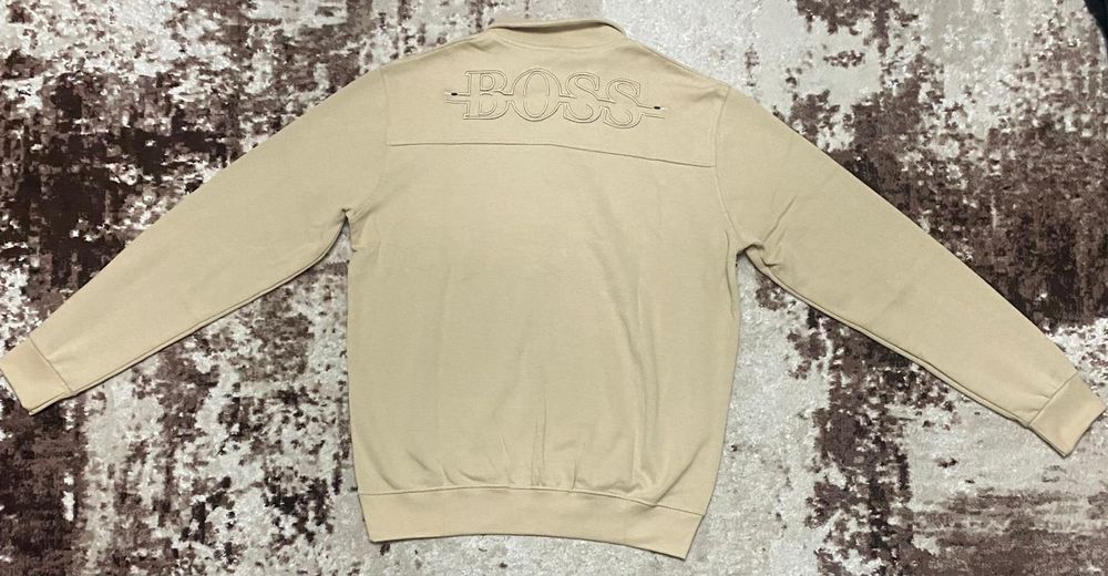 Vând bluza noua de bărbați Boss