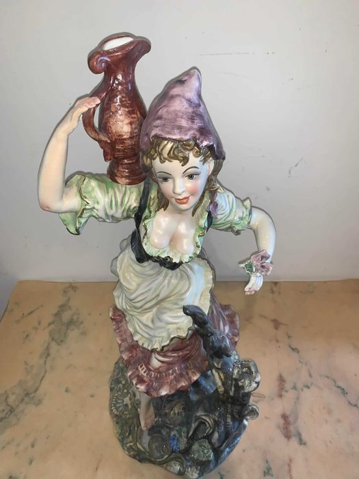 Bibelou din portelan cu tenta Tarancuta