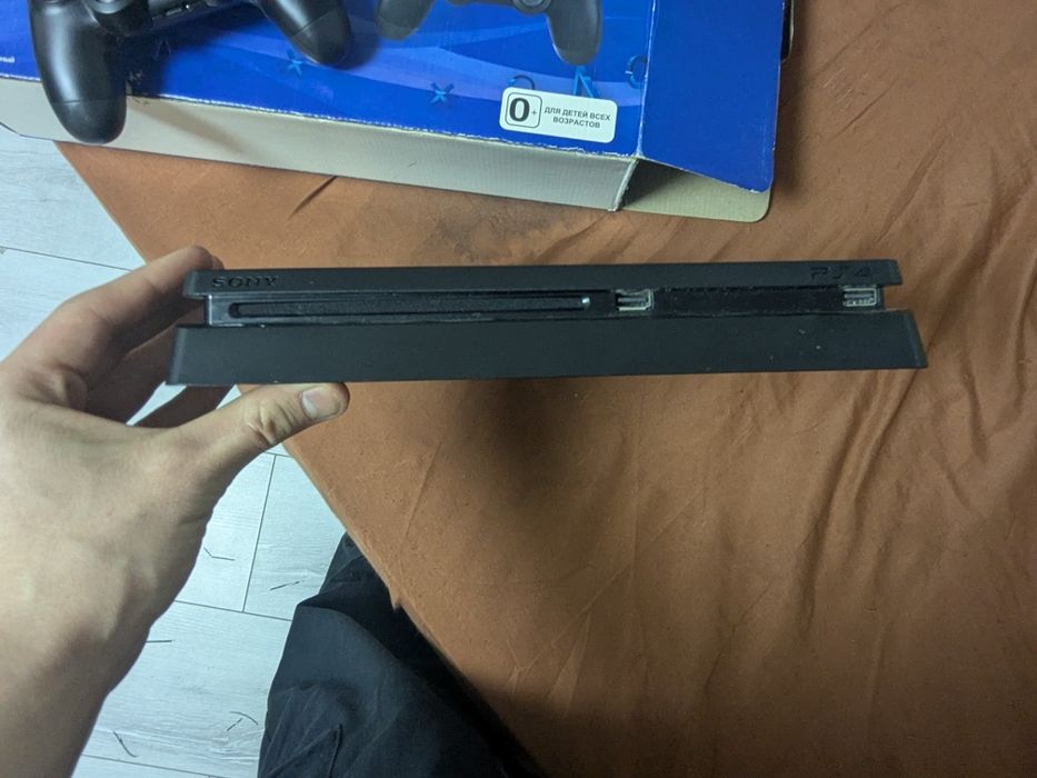 Продам плейстешен 4