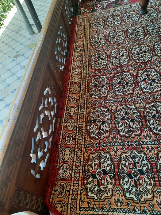 Антикварный шёлковый ковёр продоётся. Гилам сотилади
