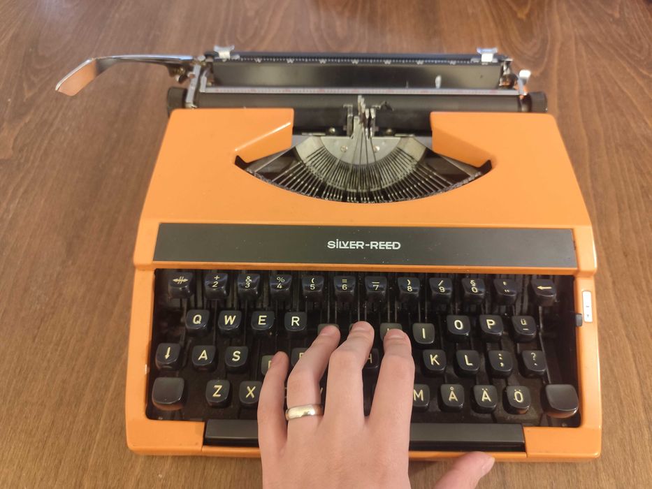 Пишеща машина Silver- Reed