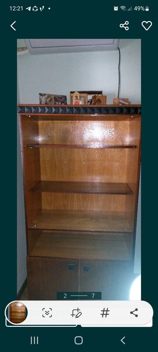 Продается книжный шкаФ-сервант