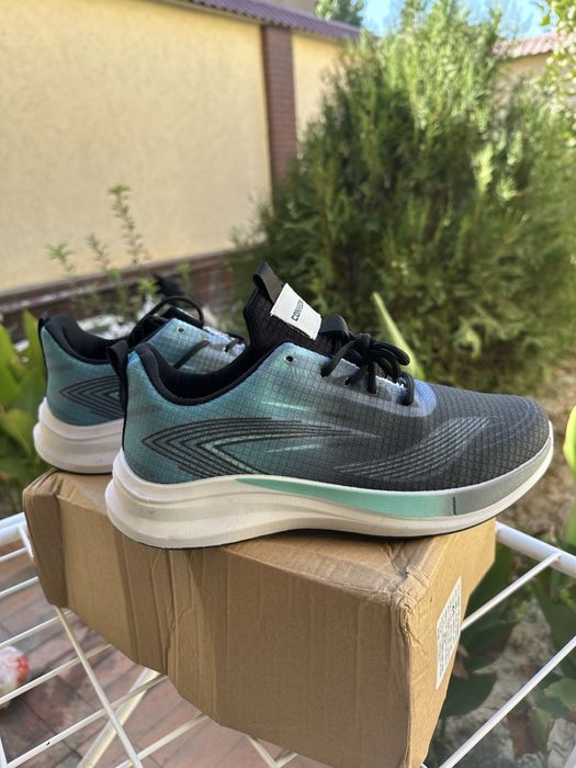 Новая мужская обувь