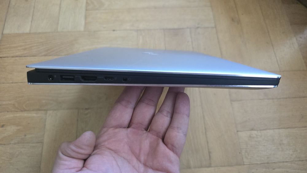 Dell xps 7590 4K i5-9300H 15.6" 32GB RAM 512GB SSD
