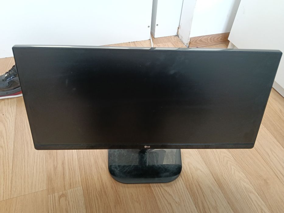 Unitate + monitor