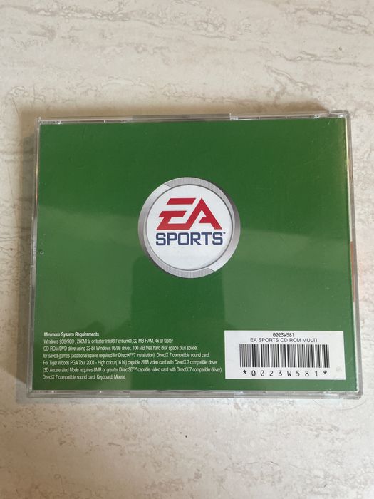 Pc Cd-ROM комплект с две игри-fifa 2001,Tiger woods PGA tour 2001