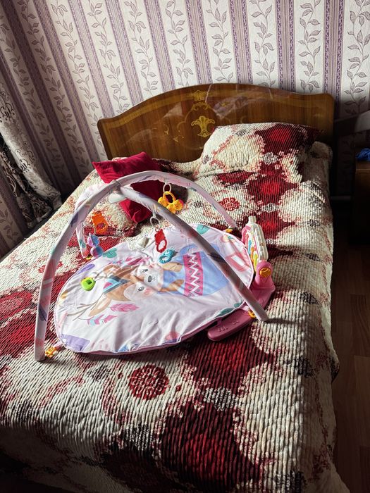 Продам спальный гарнитур