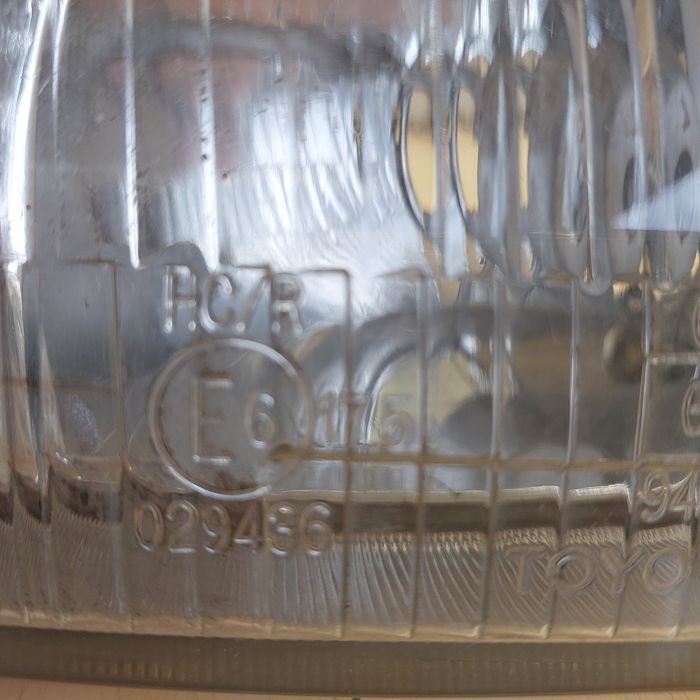 Продам фары на запчасти