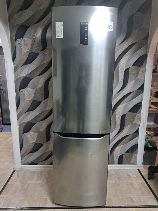 Продаю б/у холодильник