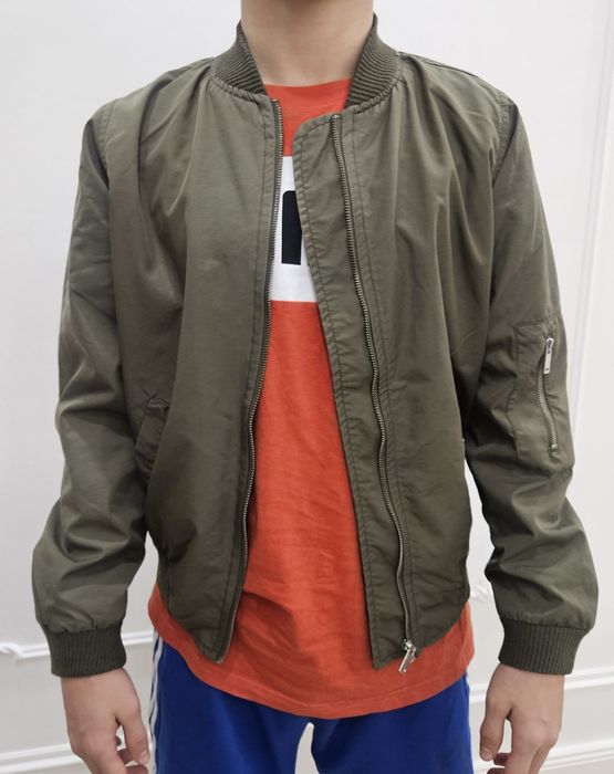 Куртка на весну на 7-10 лет