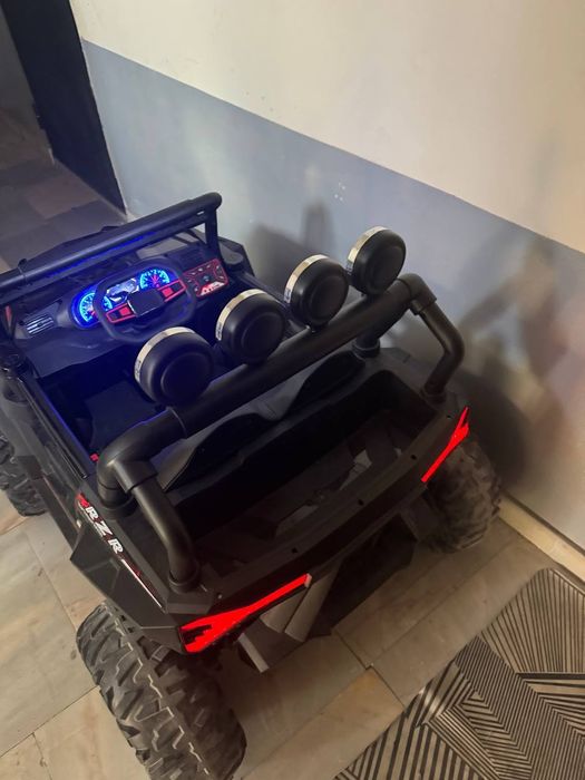 Срочно продам машину новая