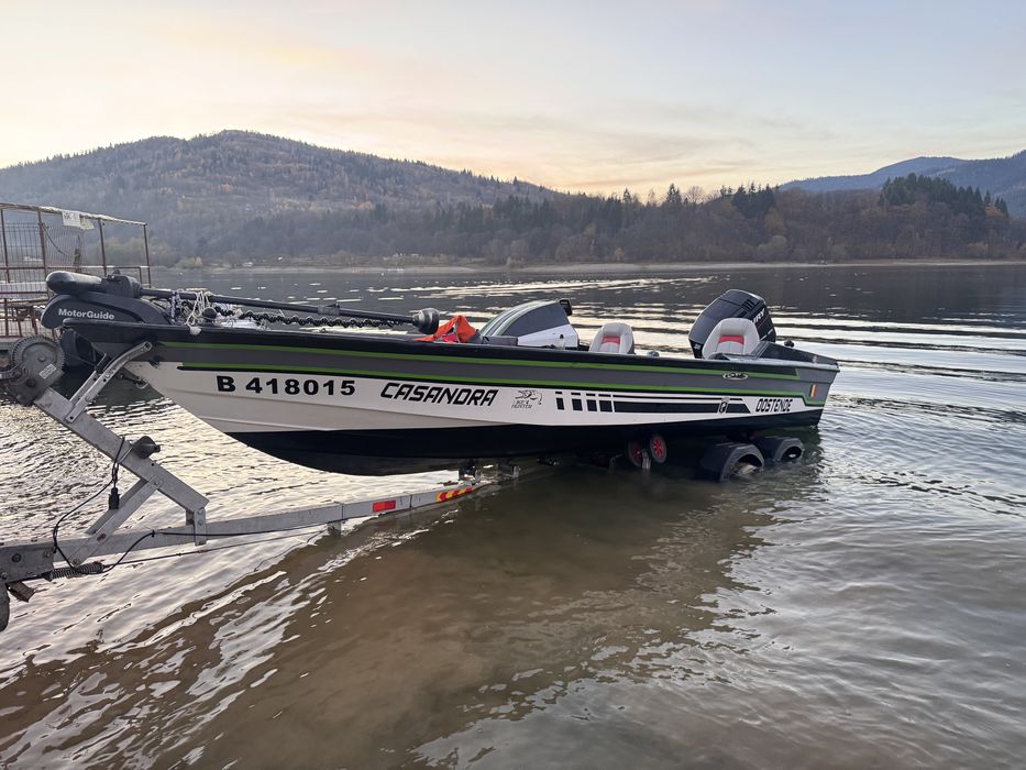 Barca de pescuit Platforma Bass motor Mercury 115efi 2003 /schimburi