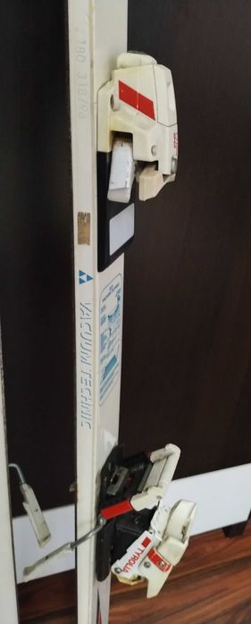 Schiuri FISCHER 180 cm Vacuum Racing Base + legaturi TYROLIA 90