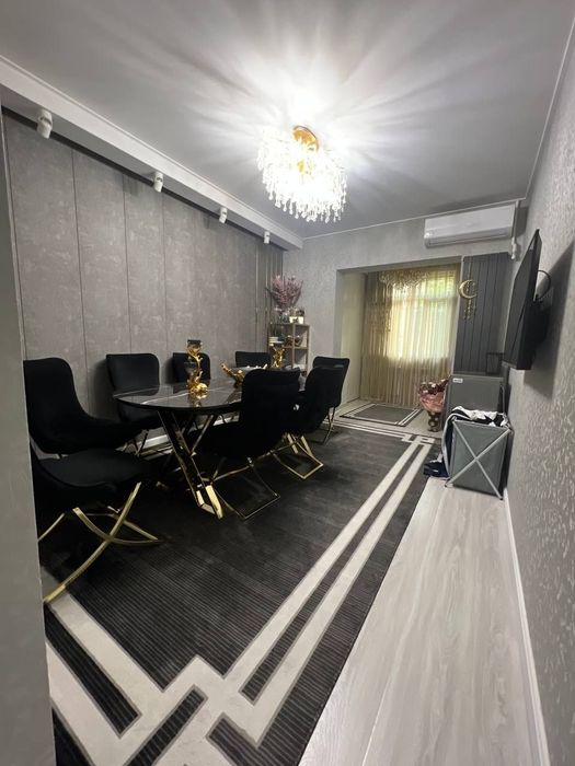 Sebzor Taxtapul 4 hona 1 etaj 120 kv alohida hovlisi bor