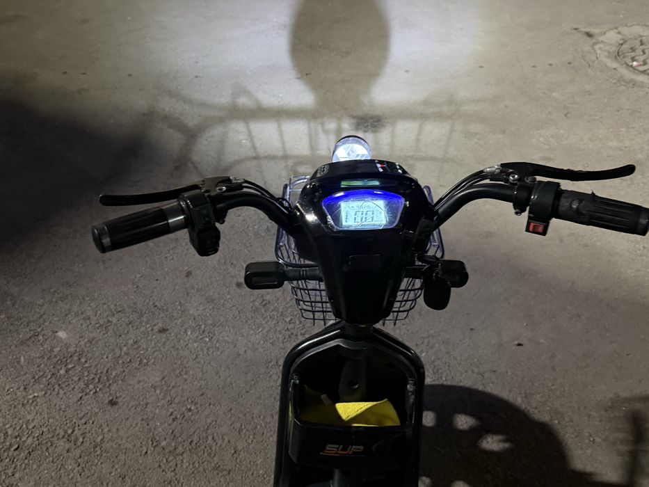 Продаю электроскутер SUP