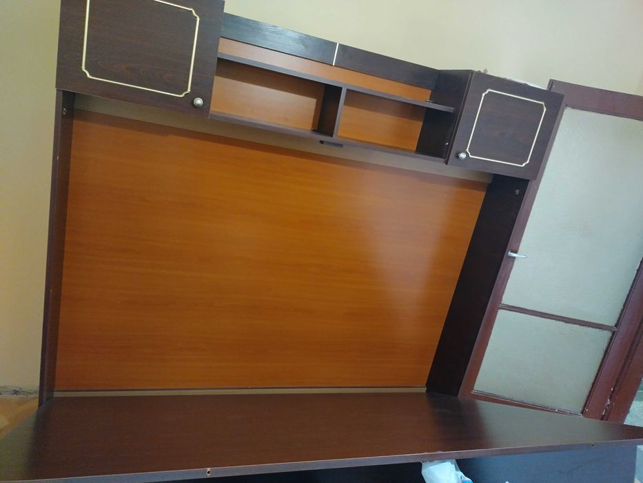 Продавам спалня-секция