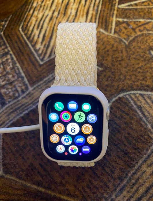 Apple Watch SE2.  В отлично състояние без следи € 120