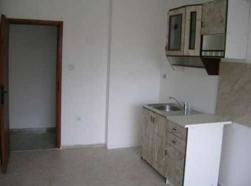 Дава се под наем Едностаен апартамент в Бургас, Изгрев - 54 кв.м за 150 € - Снимка #2