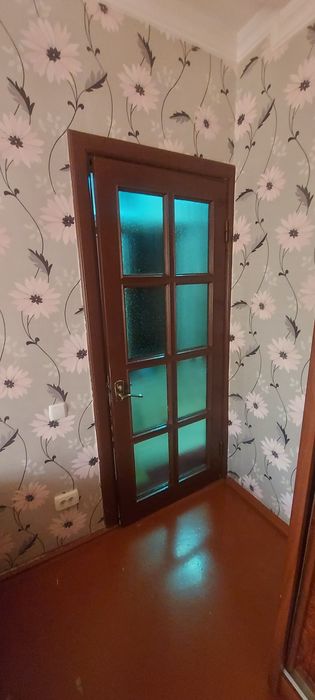 Эшик дераза утин тахталар бор бир мошин чикади