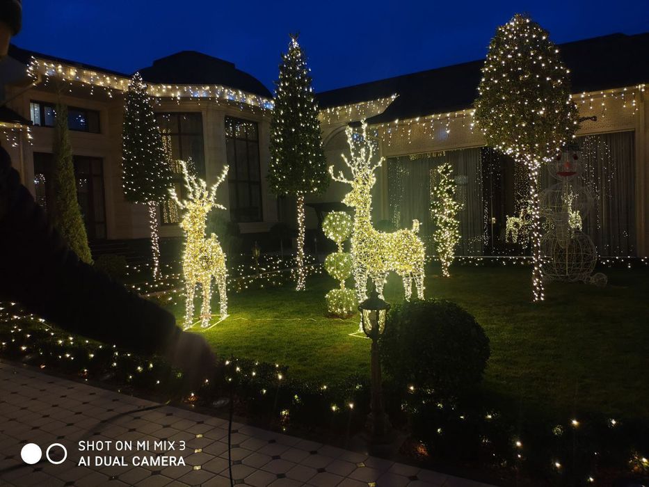 Новогоднее премиум оформление фасадов зданий магазинов домов офисов