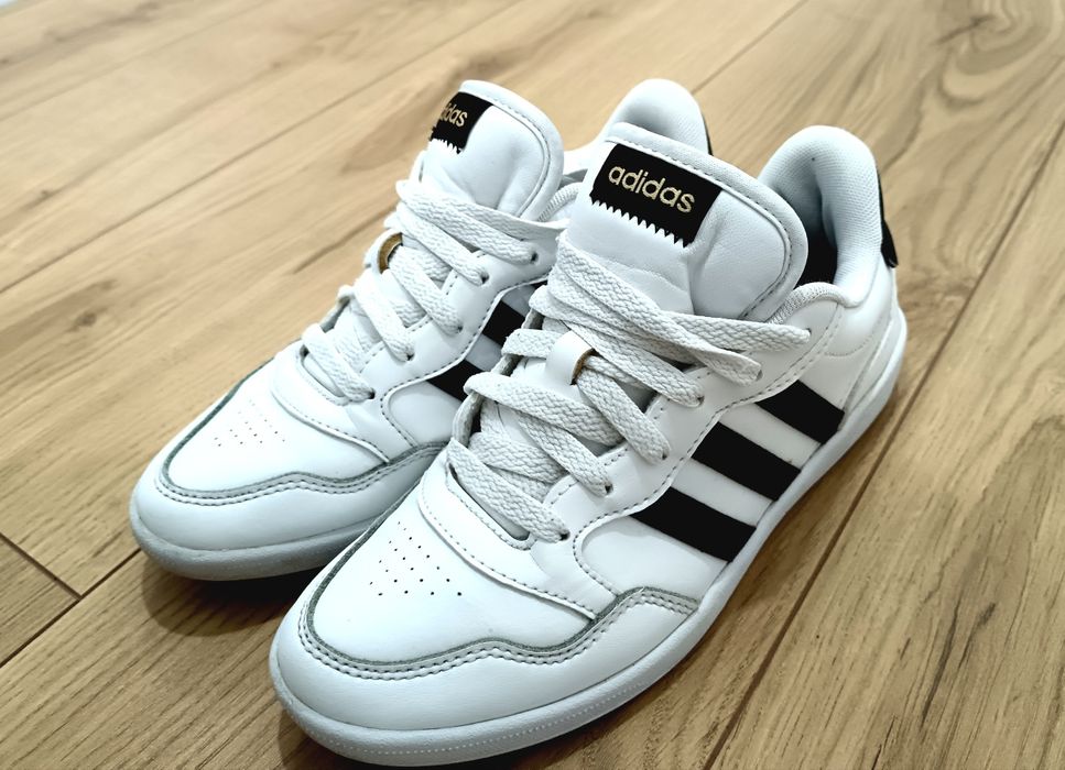 Adidași adidas originali Nr 36,5 piele in perfecta stare