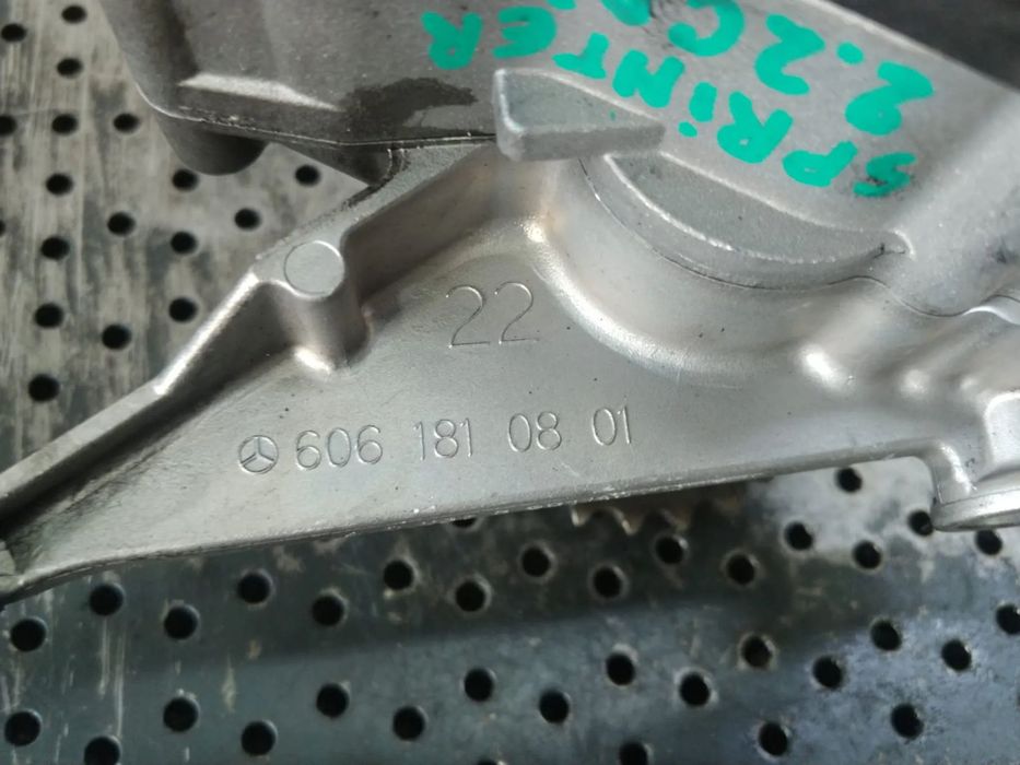 pompa ulei  2.2cdi 611981 mercedes sprinter 903 euro 3  6061810801