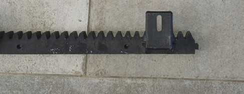 Cremaliera insertie metalica 1m pentru porti culisante, CRM4