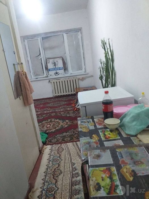 Bodomzor rovidini oldida 1 xonali obshiy dom