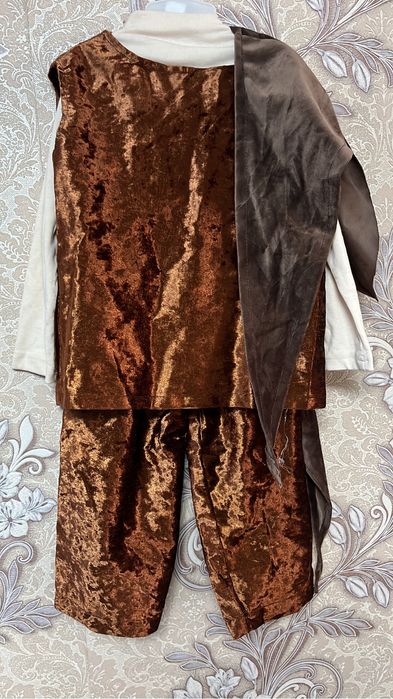 Сәнді көйлектер сатылады