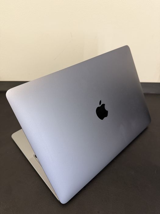 Apple MacBook Air M1 2020 – 8 GB RAM / SSD 256 GB