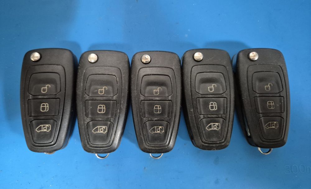 Сгъваеми ключове за ford бус и лек автомобил