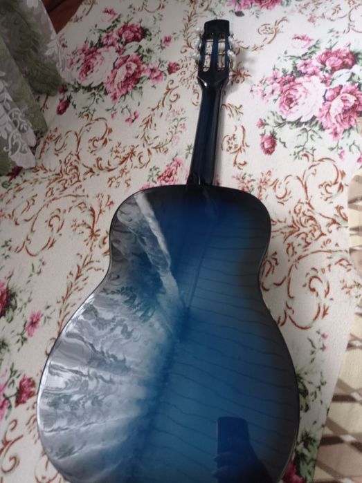 Гитара.         .