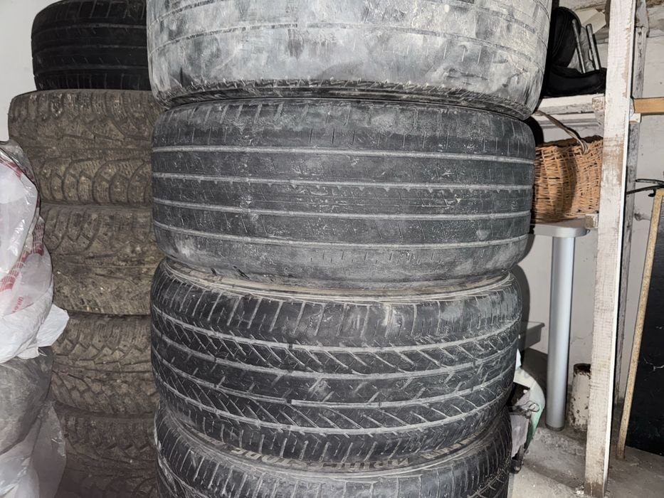 Резина Bridgestone б/у 235/45 18