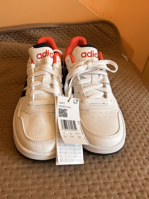 Adidas обувки, номер 36-чисто нови