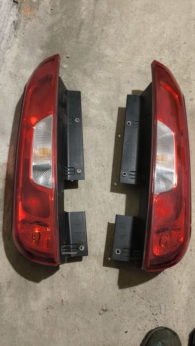 Задни стопове за Фиат Добло и Опел Комбо  2016